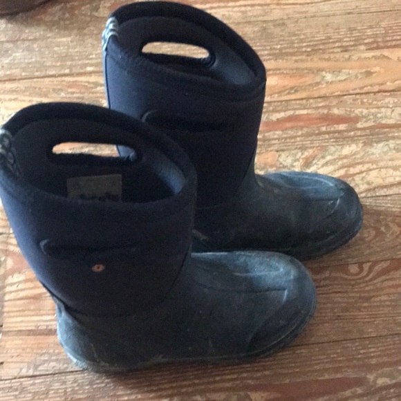 Kids Bogs size 4 - Picture 1 of 7